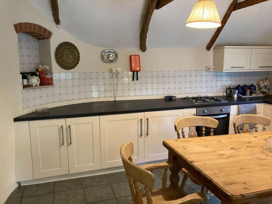 Stable Cottage - Sleeps 6, Near Lulworth Cove Dorchester Exteriör bild